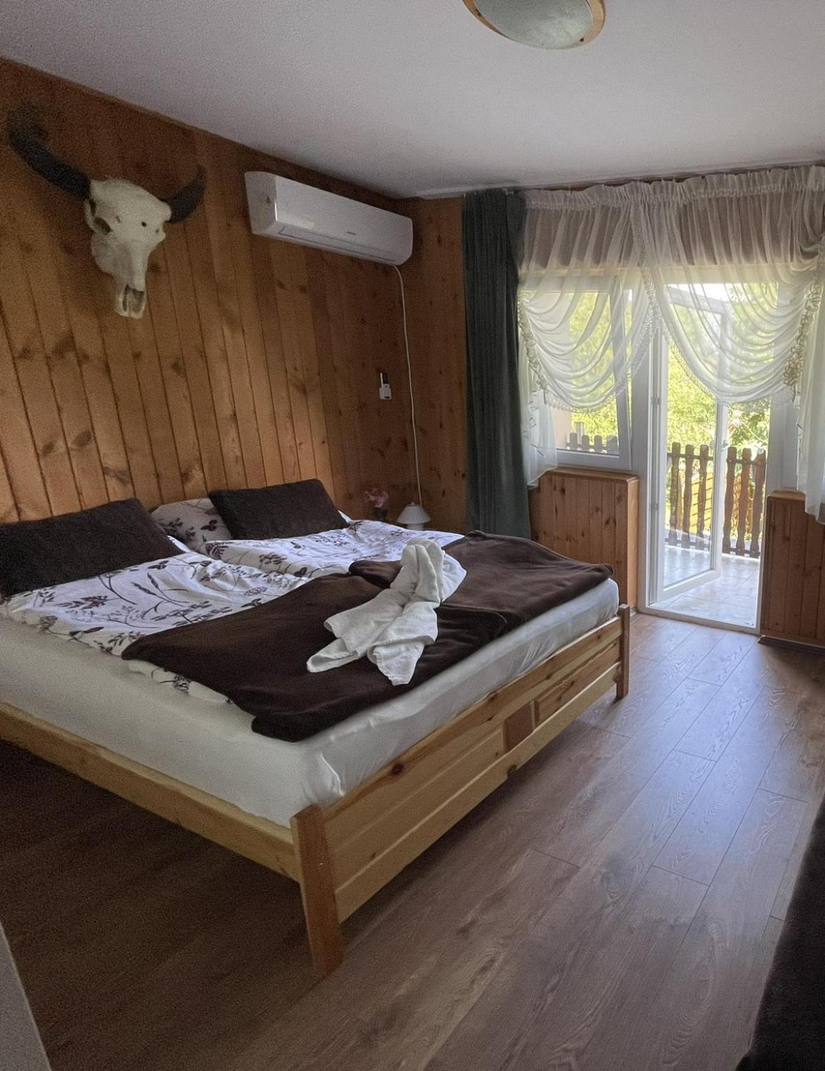 Lipics Part Apartment *